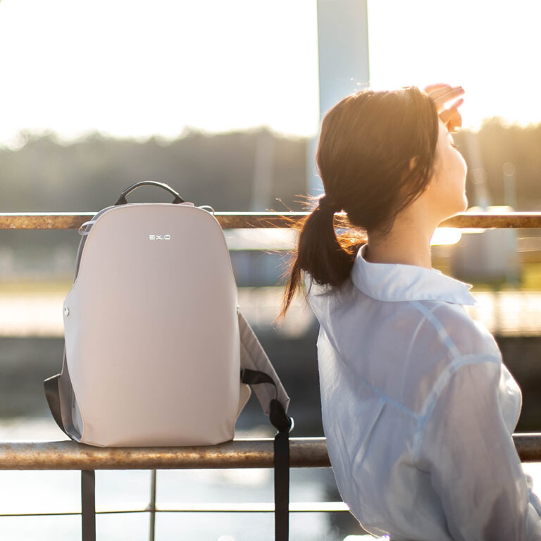 AXIO Shell Backpack 經典手作頂級貝殼包(shell-BK) 克拉米色 | 祥記實業股份有限公司